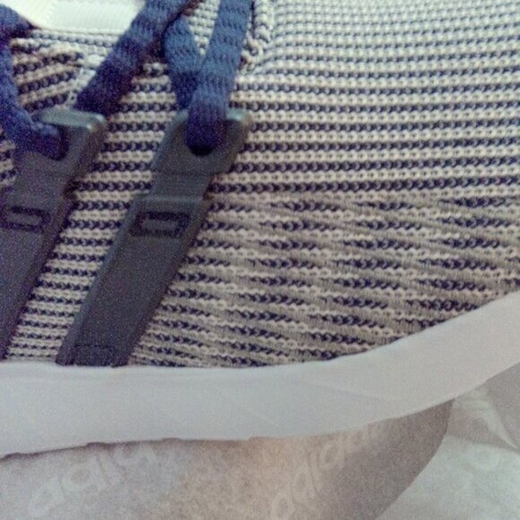 Adidas Questar Flow Pinstripe Pattern Women's Running Shoe Size US 10 - Picture 6 of 10